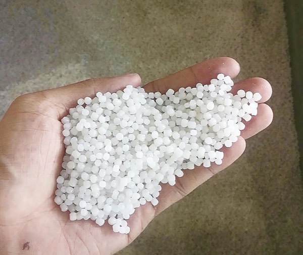 聚乙烯裝置粒料產(chǎn)品-周巍_副本.jpg
